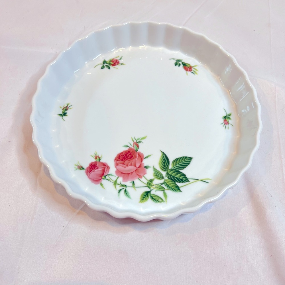 VINTAGE | Christineholm floral cottagecore fluted pie dish